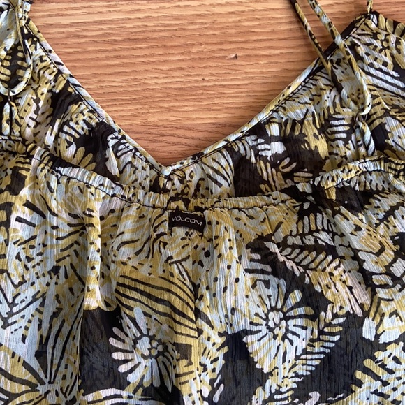 Volcom lose floral beach dress - Picture 4 of 4